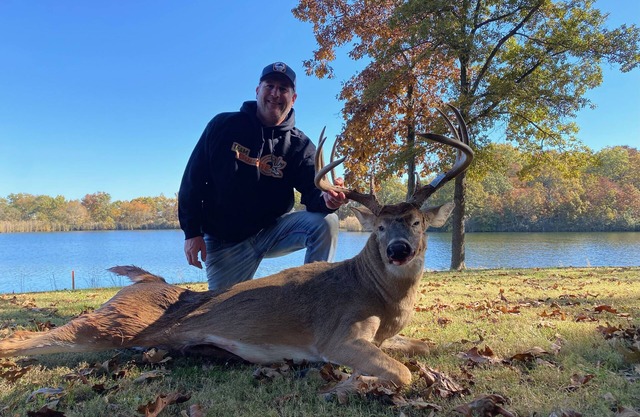 Hunt 174 Jefferson Co Illinois deer magnet acres. Deer house, 3 stands, hayblind