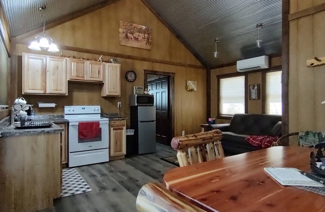 Hunter Lodge (Secluded in Amish Country and peaceful)