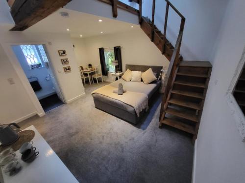 Hursley Rooms - The Dolphin