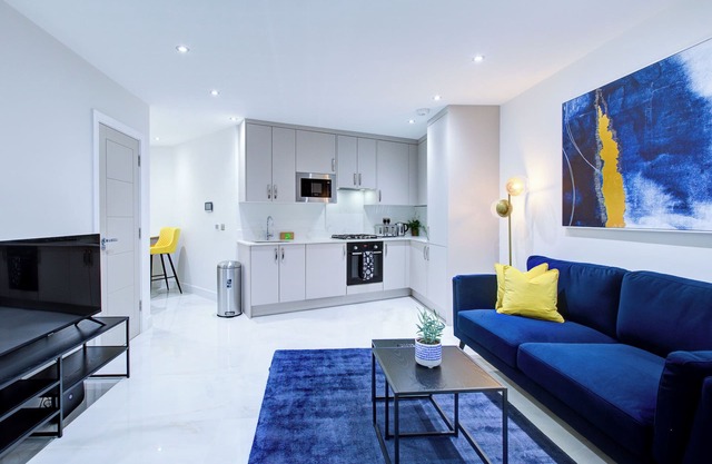 Hybrid Resi - Uxbridge|1 Bed Apartment