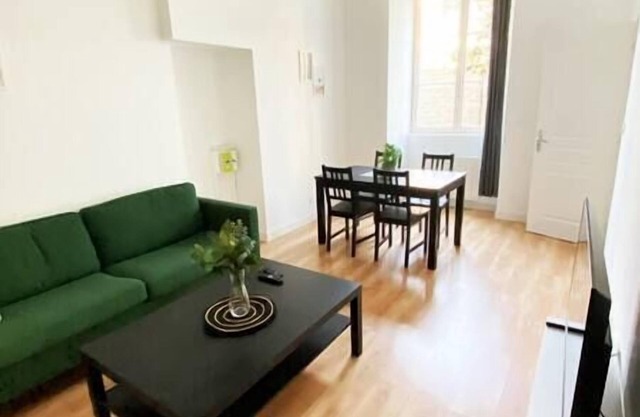 Hypercentre superb apartment with private access