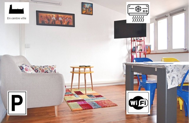 "I jazz the colors in Albi", 2 bedroom apartment, right in the center of ALBI