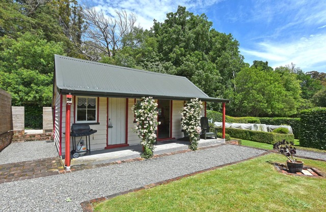 Ica Station Whare, (1 Bedroom Garden Cottage)