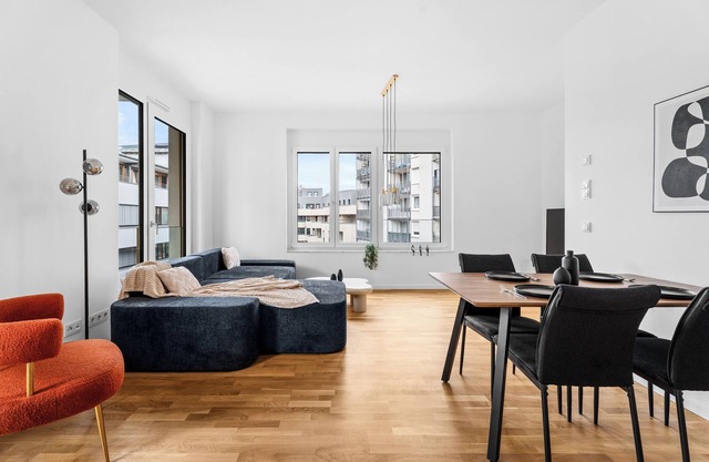 Iconic 3 Room Apart. FRITZ I Centre I Family I Mercedes & US Army I Balcony I AC