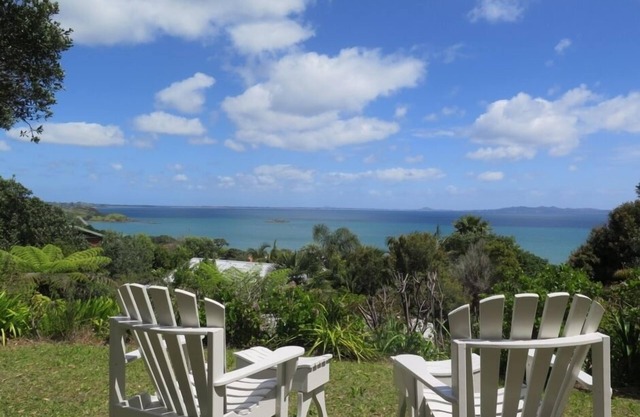 ICONIC KIWI BACH WITH GLORIOUS SEA VIEWS