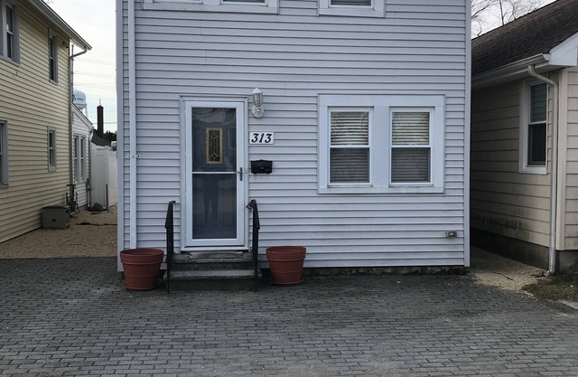 ICONIC SEASIDE HEIGHTS BEACH HOUSE