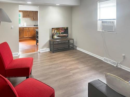 Ideal 2BR 1BA Apartment Near IUP & More!