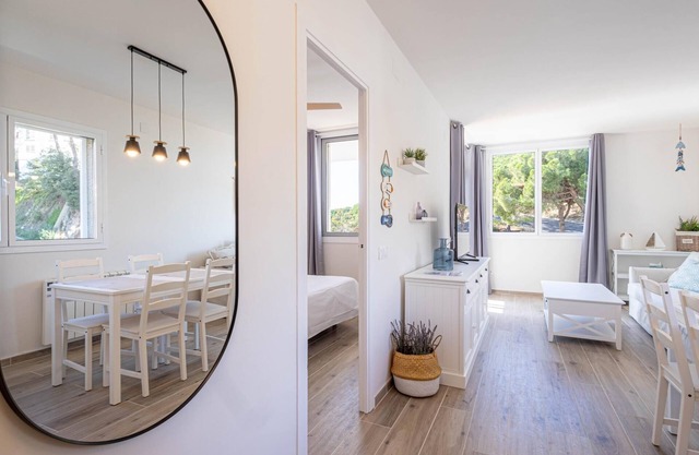 Ideal apartment for couples 100m beach
