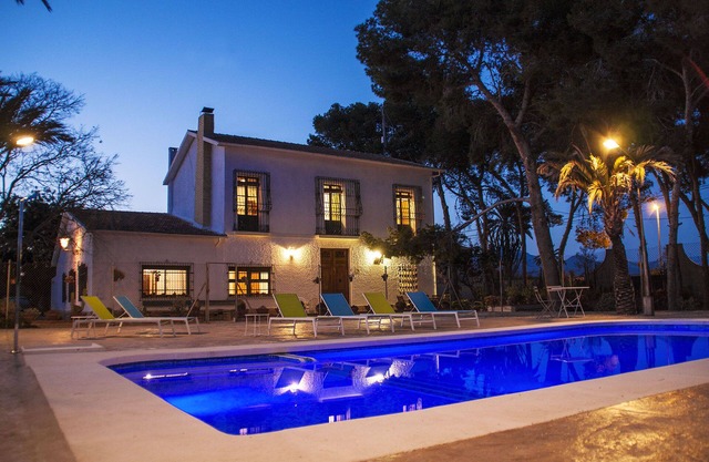 Ideal for families with children. 1.5 km from San Juan beach. 8 bedrooms