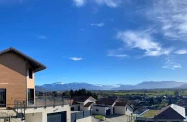 Ideal for family BB, pool, lake, mountain views