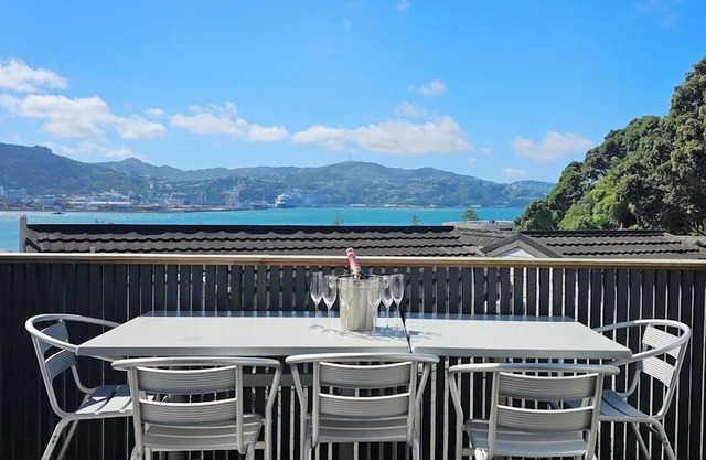 Ideal location for groups, family, friends or work
