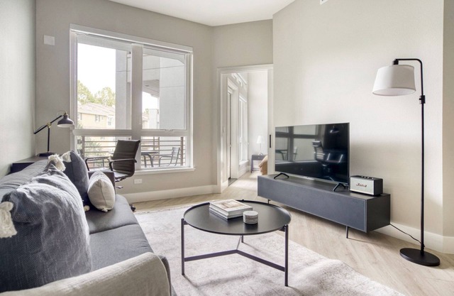 Ideal Mountain View 1BR w/W/D, Pool & Gym, nr tech HQs, by Blueground