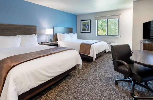 Ideal Stay for Families, Room w/Kitchen | Near Museums | Parking | Onsite Pool