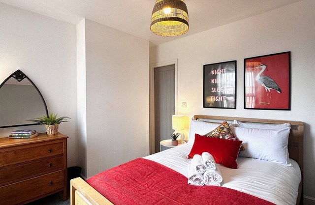 Ideal Wigan Base: 1BR for Cosy Stays