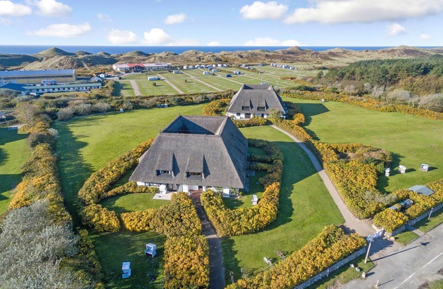 Idyllisch Hinter den Dünen Gelegenes 3-raum-appartement Unter Reet