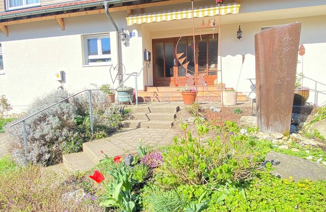 Idyllic apartment in the countryside with terrace, parking space (wallbox) and bicycle room.