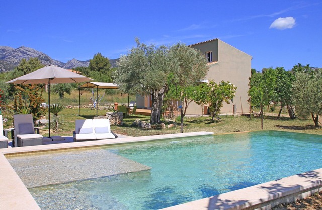 Idyllic finca with mountain views, overflow pool, peaceful natural surroundings