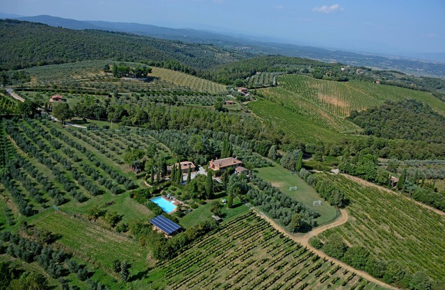 Idyllic guest house in Tuscan country house style with swimming pool