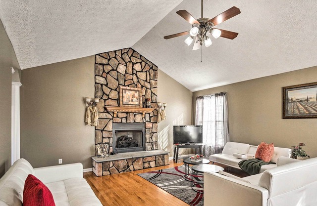 Idyllic Luray Cottage w/ Deck & Mtn Views!
