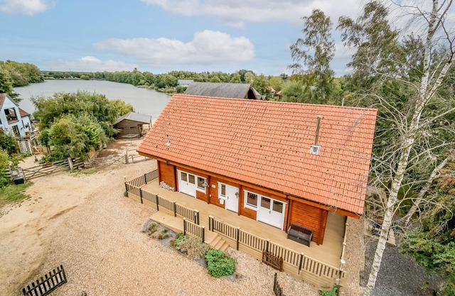 If Spacious, Secluded & Quiet Is What You Want Then Alpine Lodge Is For You.