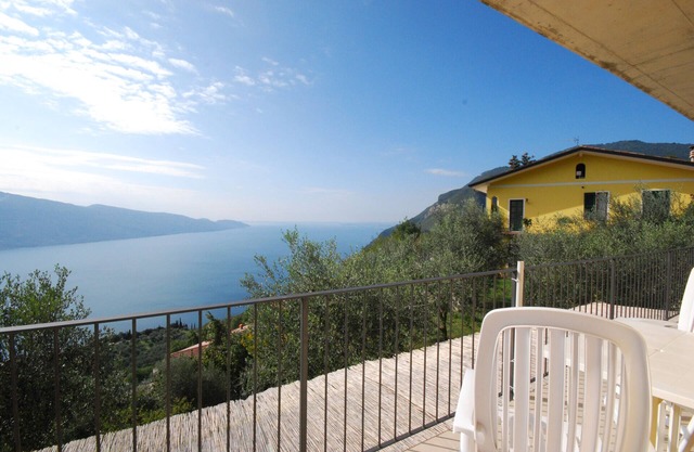 Il Fiore - Theater Home, with marvellous lake view.