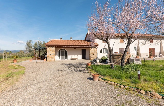Il Mondanespole by Interhome