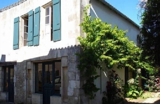 Ile de Ré family house near the Port of Saint Martin from 2 to 9 people