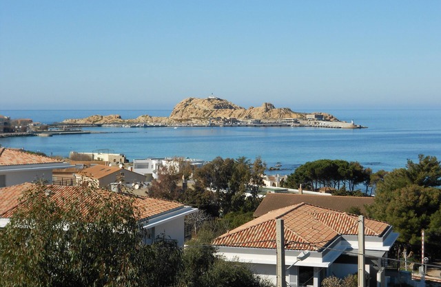 ile-rousse Apartment 100metres from the beach