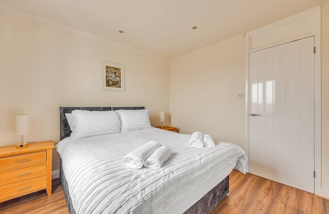 Immaculate two Bedroom house - Bedford MK41 0QE