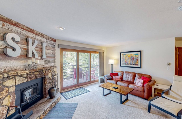 Immaculate & updated mountain condo - great views