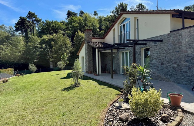 Immersed in the green of the hills of Lucca, just 5 minutes from the city walls