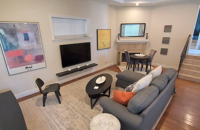 IMPECCABLE LUXURY! 3000 ft beach home.STEPS TO IT ALL- BEACH,TOWN,TENNIS, PARK!