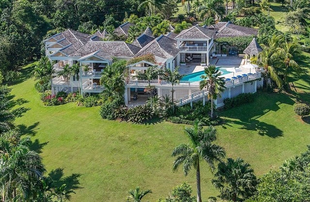 Impressive Villa with Amazing Sea Views, Extensive Grounds, Private Pool, Hot Tub, Gym & Games Room!
