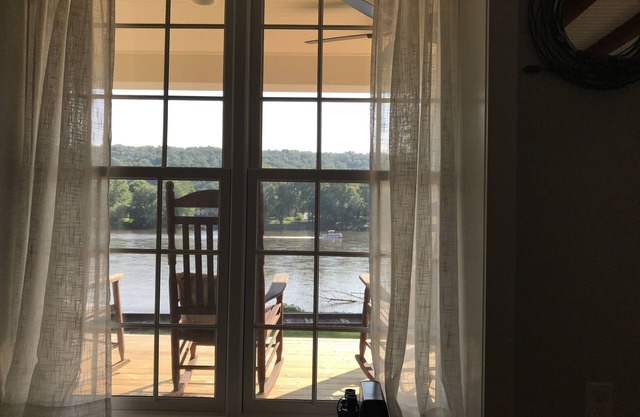 In any season The Milford House is the ideal place to relax and refresh.
