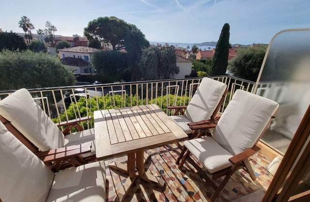 In private domain, apartment with sea view, peaceful for holiday or remote work.