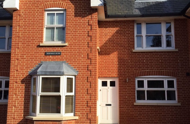 In the centre of Burnham on Crouch - Walking distance to all amenities & river