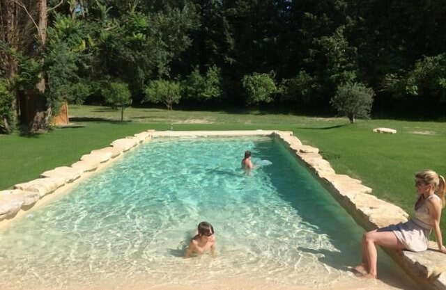 In the countryside of AVIGNON, with pool, bikes, AC