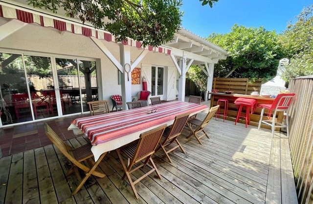 In the heart of Cap-Ferret, right behind the dunes, ideal vacation house, calm!