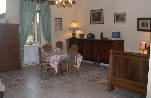 In the heart of Morvan. In the village square. A few kilometers from Mont Beuvray