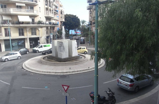 in the heart of Menton and feet in the water