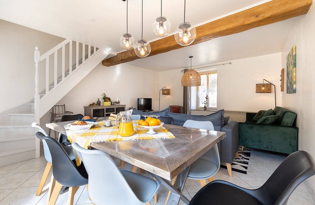 In the heart of the Fontainebleau forest, capital of horse riding and climbing