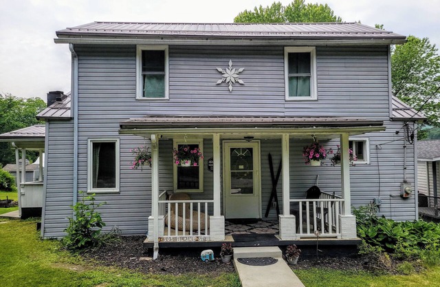 In the ❤ of Ohiopyle. Central location, clean, charming. Large yard with firepit