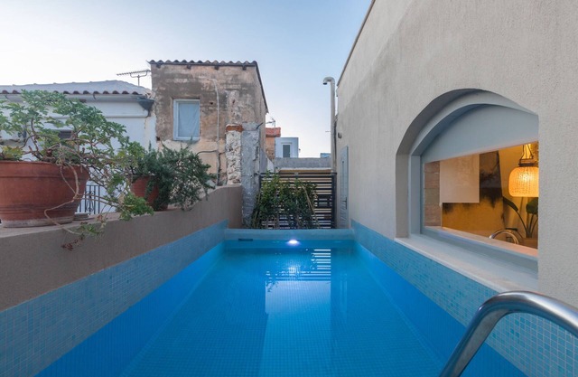 In the old historical town of Rethymno,Daphne Luxury Home with a private pool