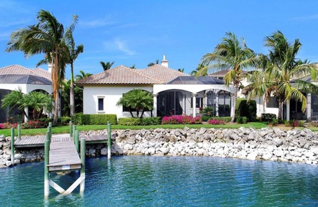 Incredible 5* Home on the Water! Award Winning Community Min.rental is 90 days.