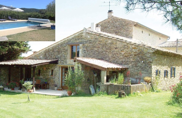 INDEPENDENT GITE WITH SWIMMING POOL 20 MN FROM MONTELIMAR