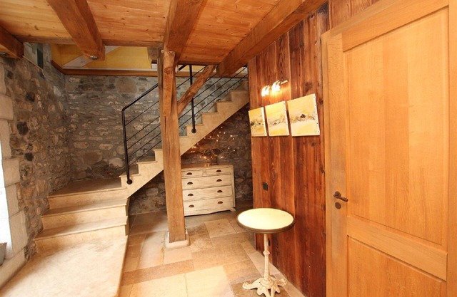 Independent house on property in the heart of the village of Amancy - 74800