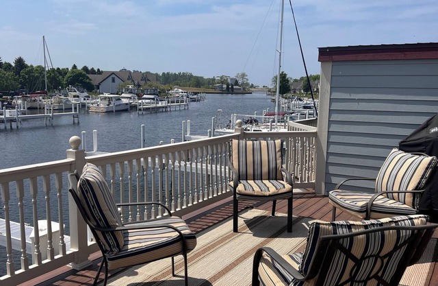 Indoor/Outdoor Pool and Hot Tub, Beautiful Beaches, Perfect for Golf Vacations