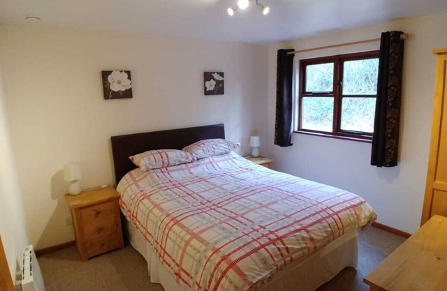 Indoor Pool. Beautiful 2 bedroom lodge 4 people in 5 acres of beautiful Woodland
