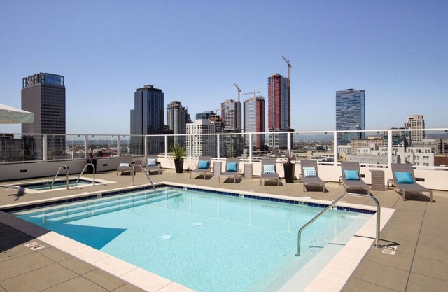 Industrial-Style 2BR Condo Downtown LA W/Rooftop