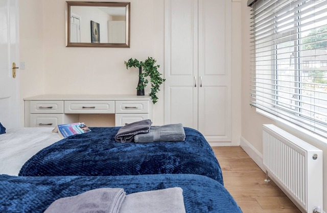 Industrial Styled 3-Bed 2 Bath Home London-Chingford/Enfield